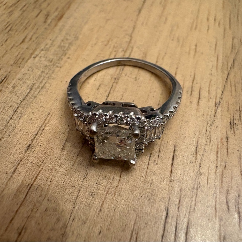 Kay Jewelers 1 1/2 carat princess cut natural diamond in a halo setting - Picture 8 of 14